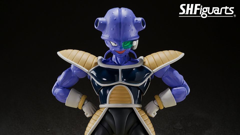 S.H. Figuarts Super Saiyan Armor Trunks In-Hand Gallery - The Toyark - News